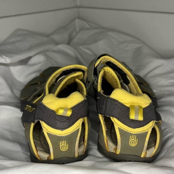 Teva Men’s Olive and Yellow Hiking Shoes - Picture 4 of 6